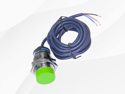 SHACMAN  传动系统 DZ95189711204  接近传感器