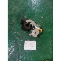 F08-6105020FL  车门锁块(R前)