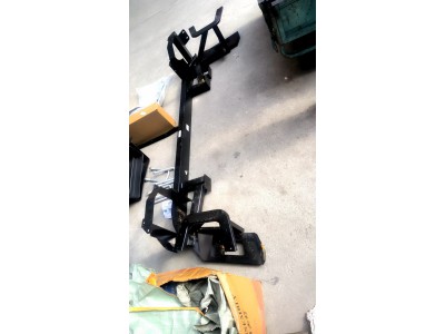 TX保险杠支架WG9925930576