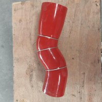 YZ972553000199   中冷器出气胶管
