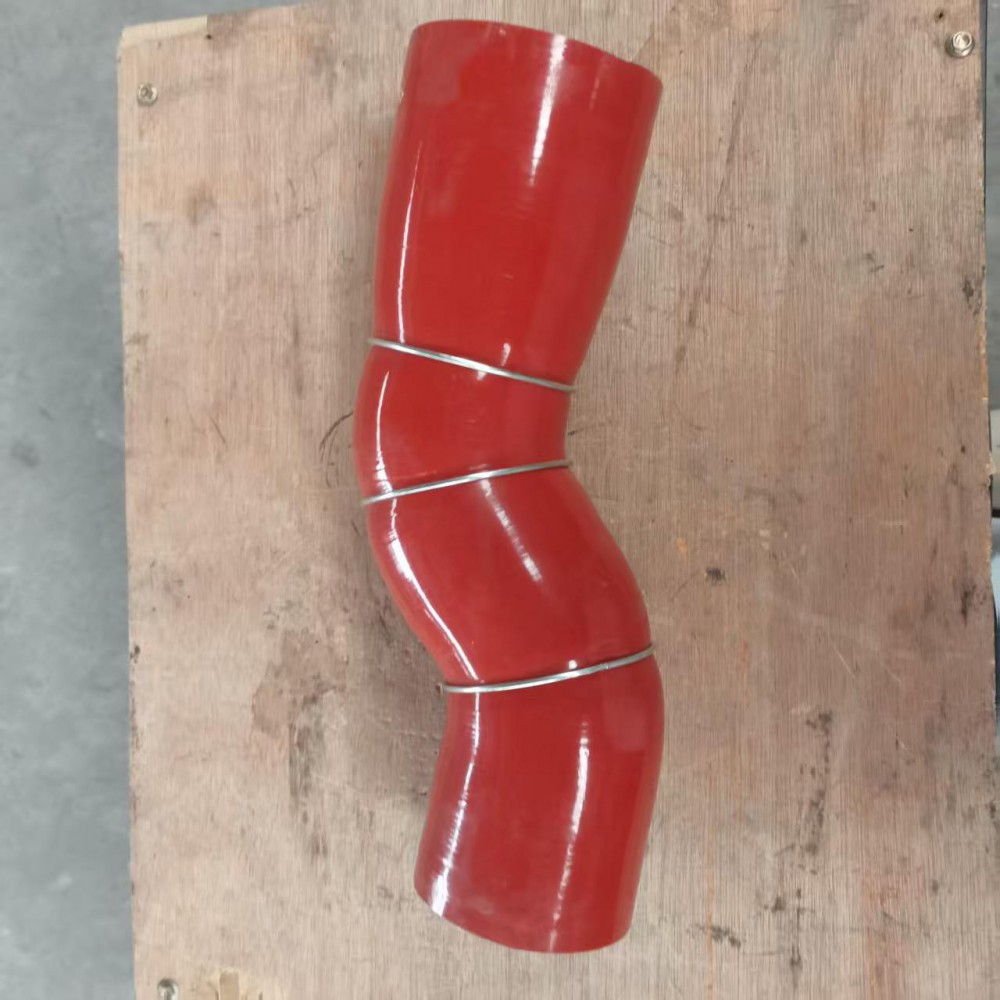 YZ972553000199中冷器出气胶管4