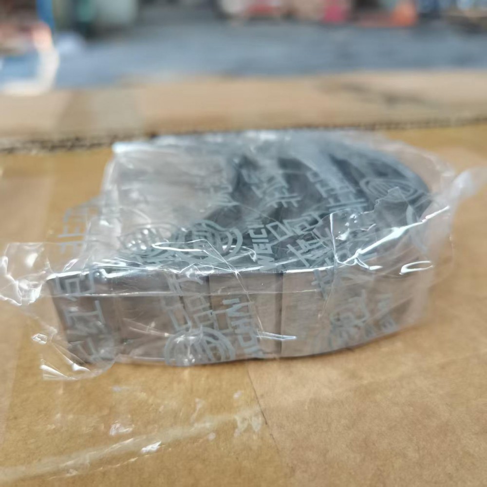1000053486   1003185060主轴承上瓦2