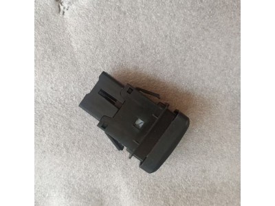 一汽解放危险警报开关   3726050-D9000E