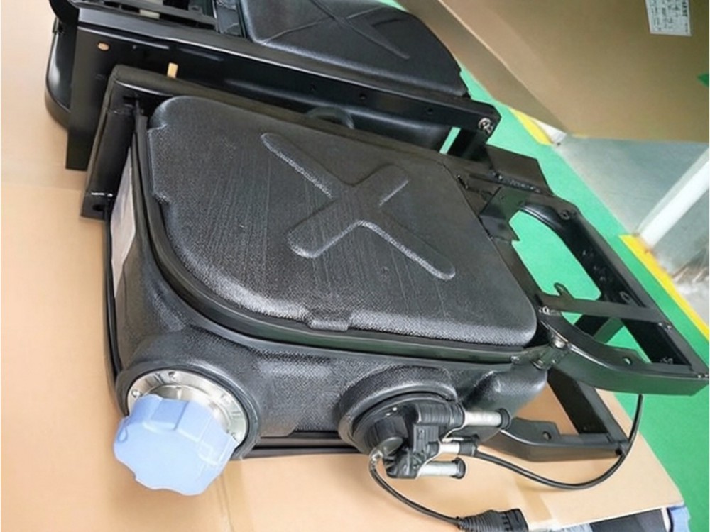 BZ13011500D,陕汽重卡散热器总成,济南鑫龙重卡重型汽车配件有限公司