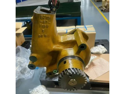 Komatsu 6219-61-1151 HD785-7 水泵总成
