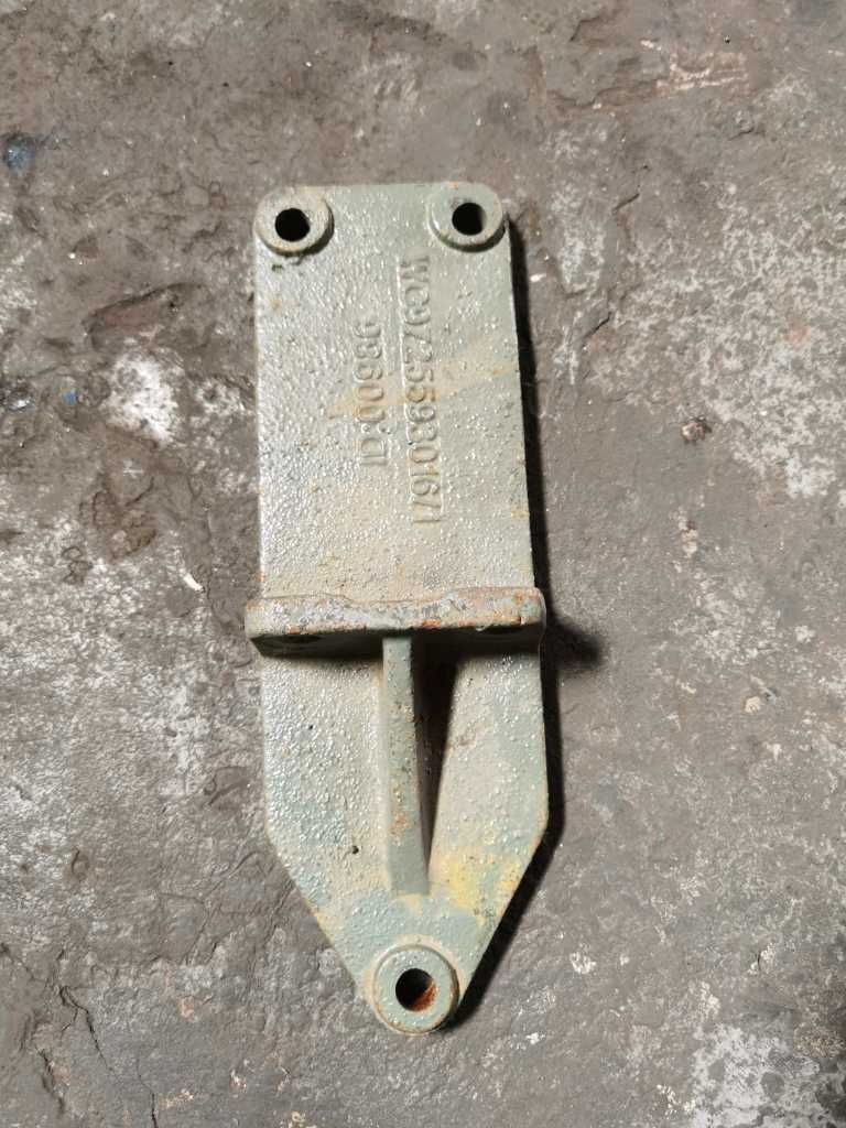 后支撑支架 WG9725593016