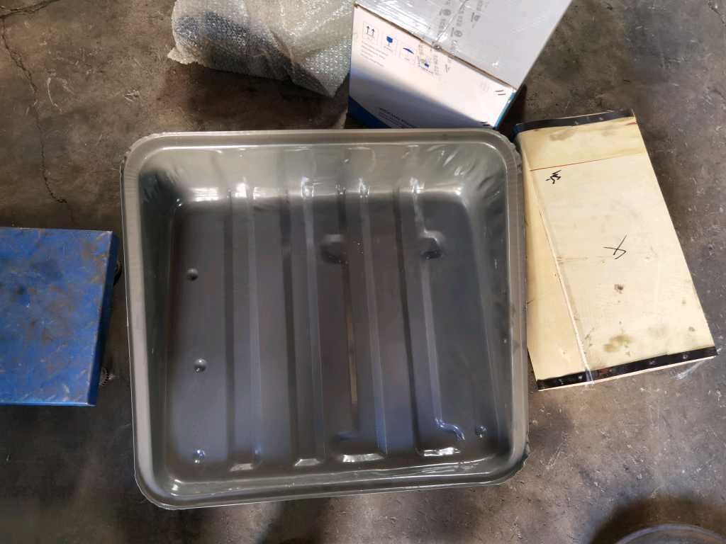 电瓶箱盖 铁,