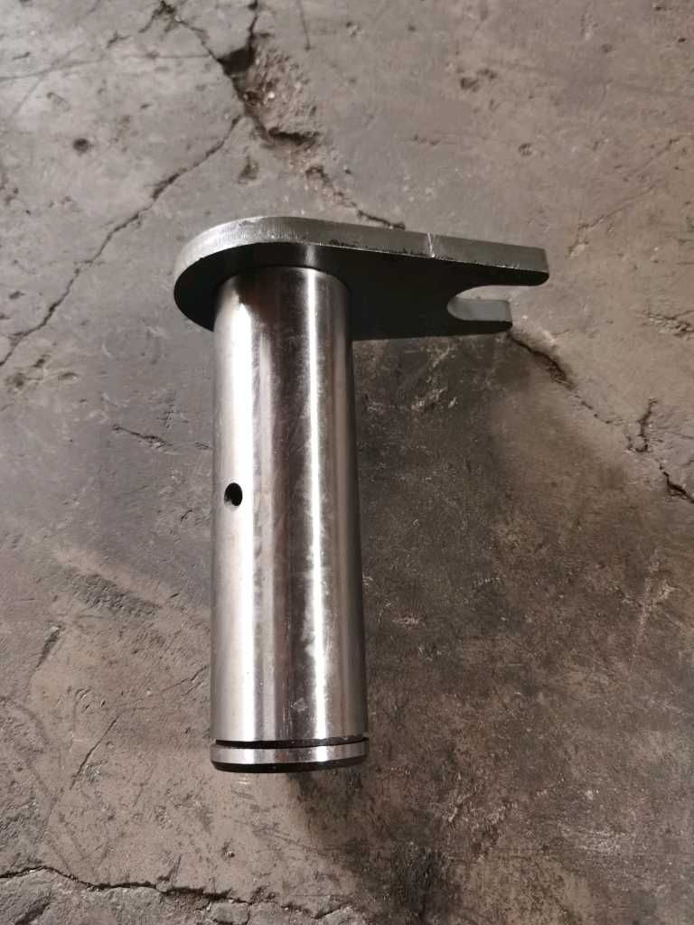 推力杆销轴50*175 331403601