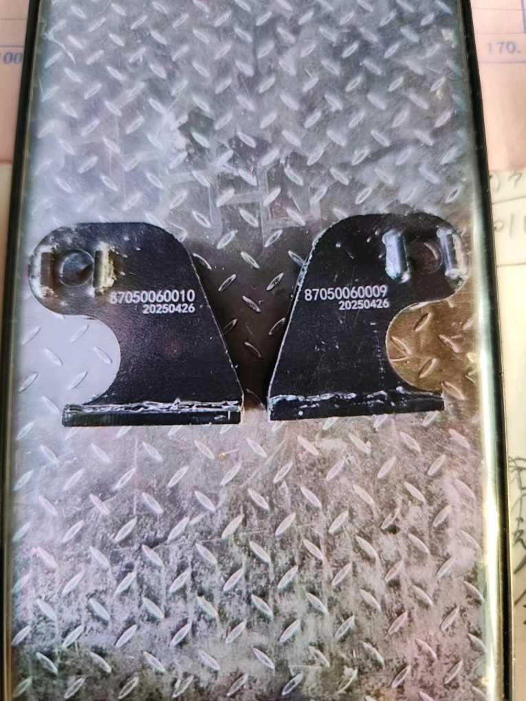 87050060010駕駛室翻轉(zhuǎn)支架 左