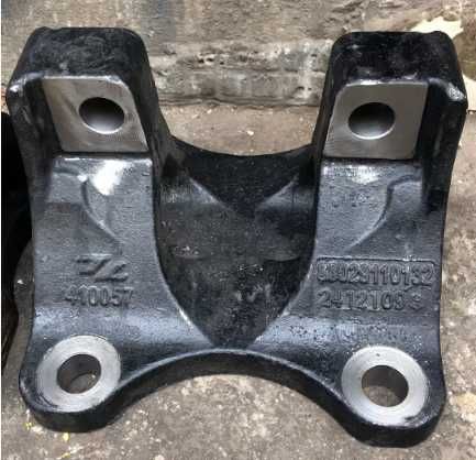 88029110132推力杆下支架