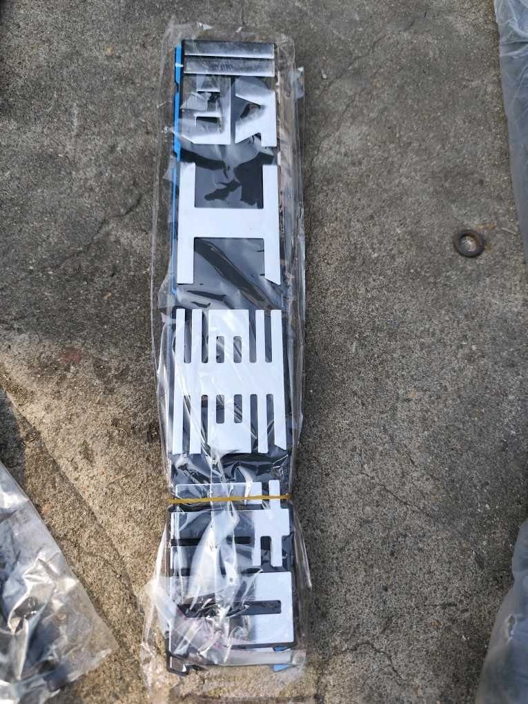 临工重机金属字