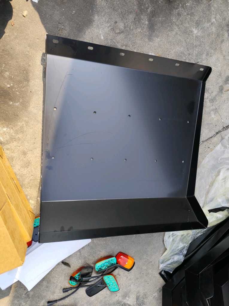 27360111432前輪后擋泥板 右