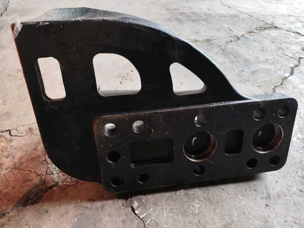 88029110239/2401019KP204A推力杆上支架 后