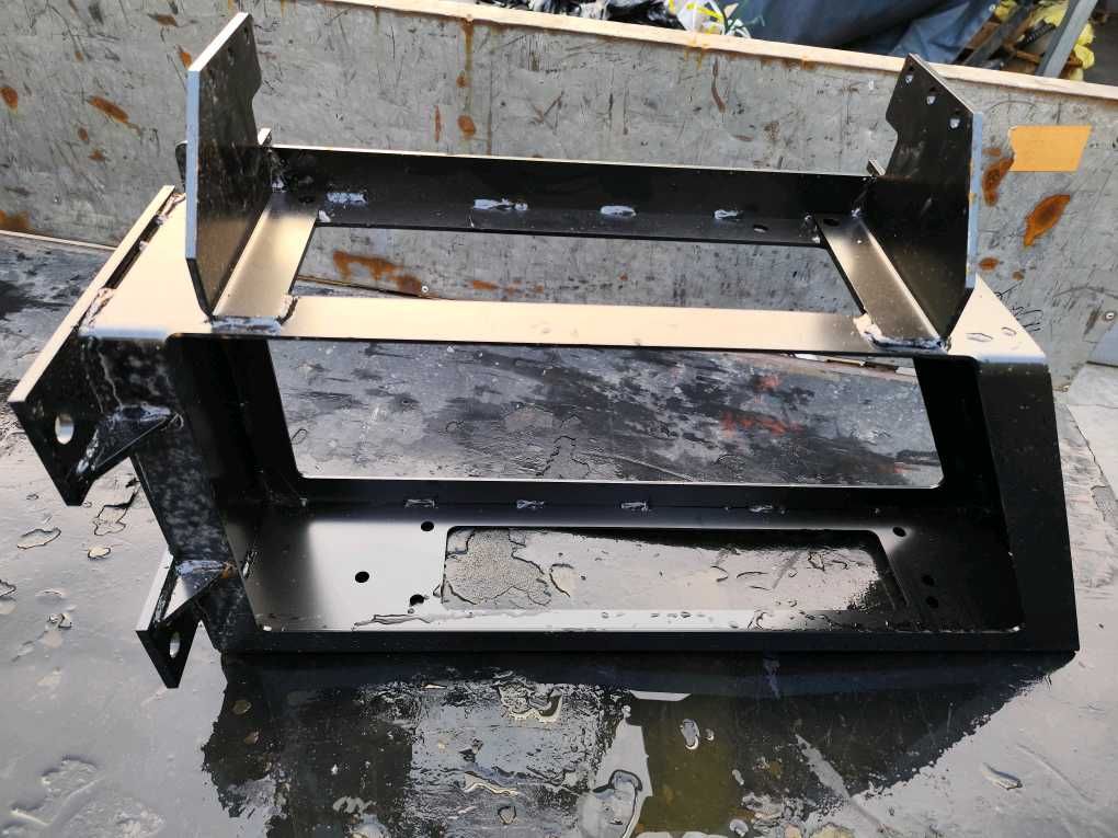 85050090030右踏步骨架总成