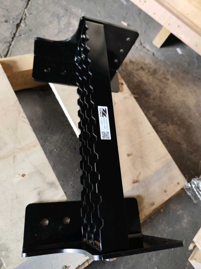 13584010622保险杠踏步总成