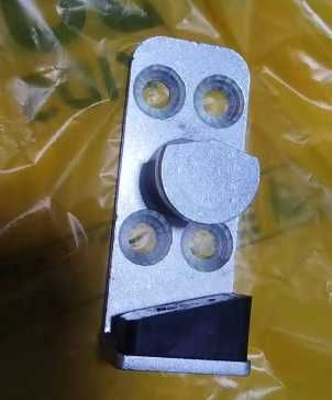 88050010019车门锁扣