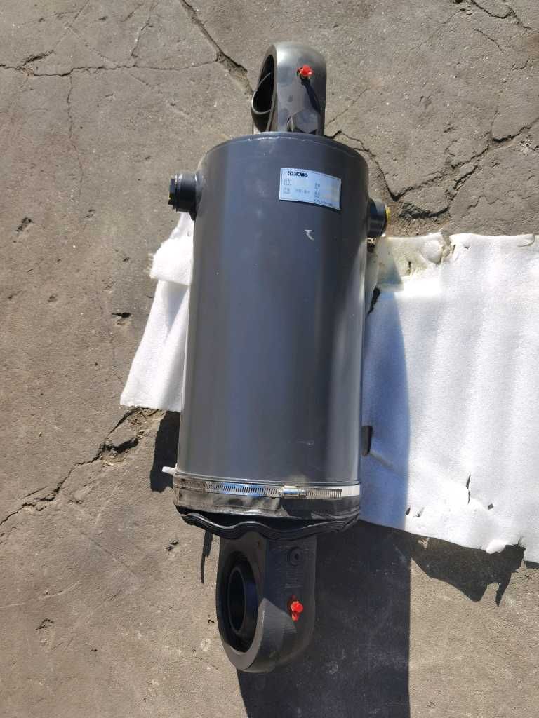 331402816氮氣缸 后橋