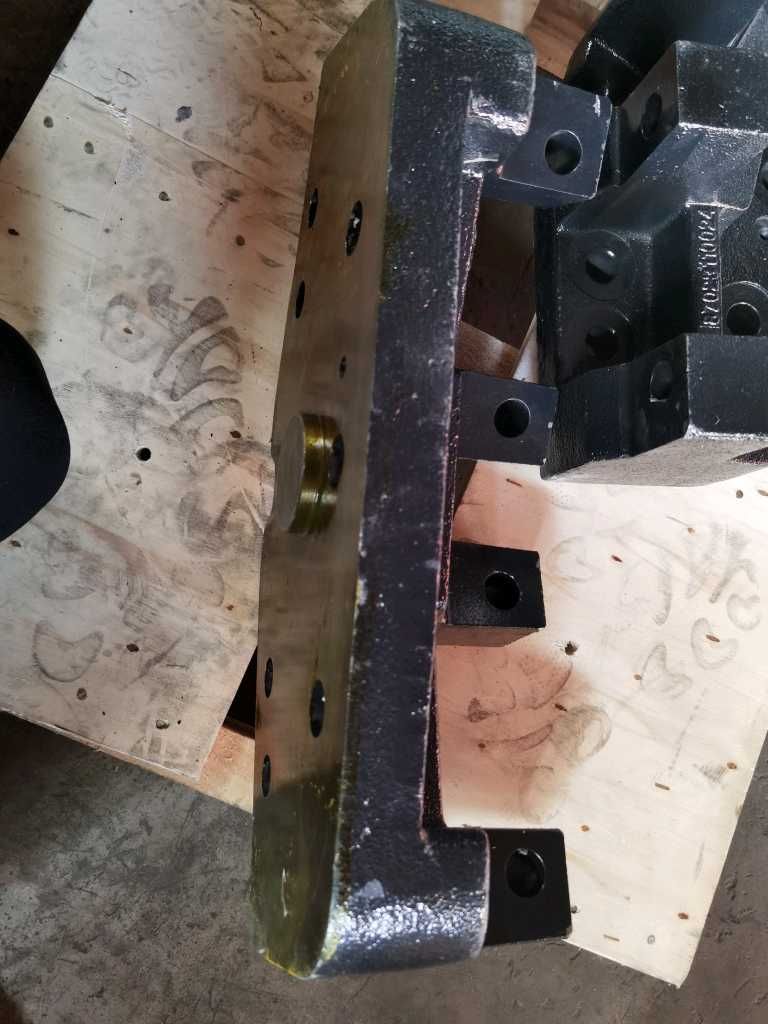 推力杆上支架图3