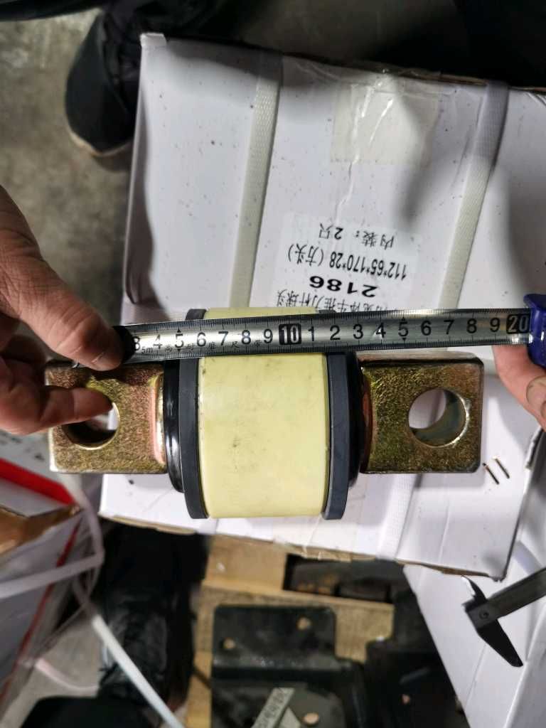 推力杆胶心 108图4