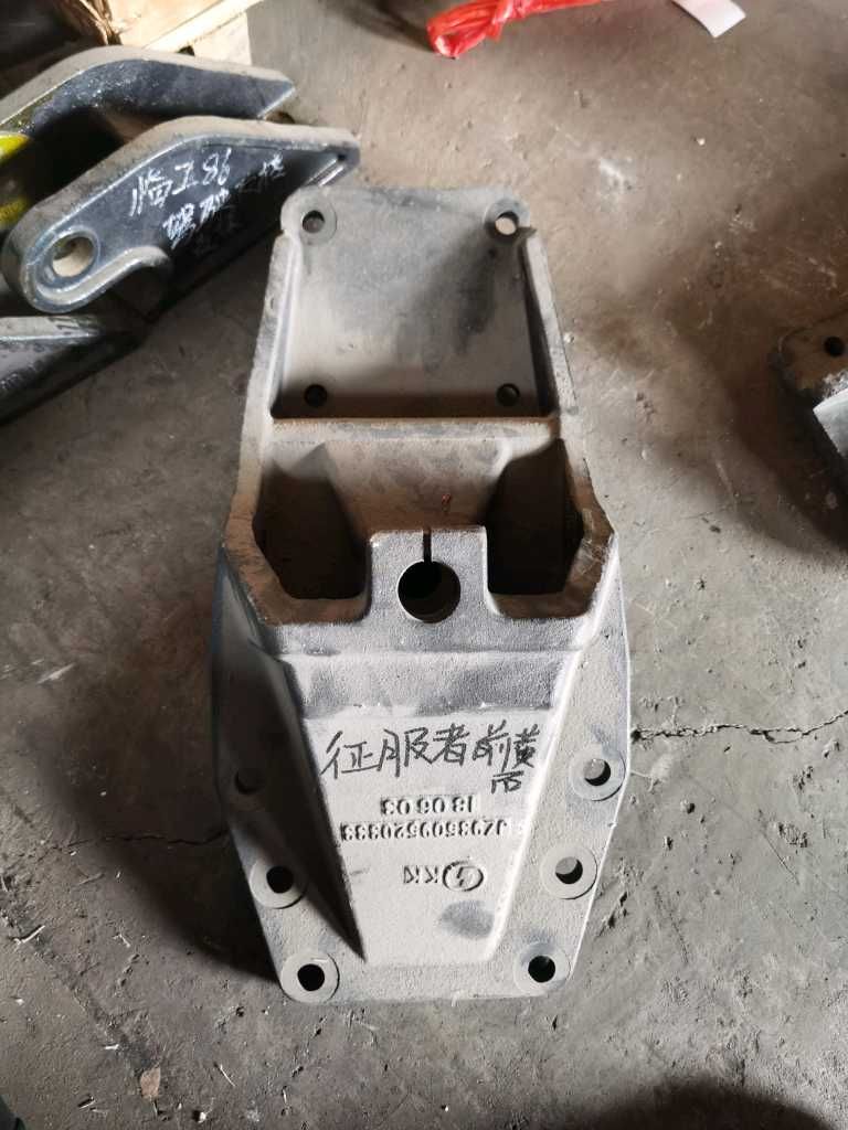 前簧后支架 JZ93509520333