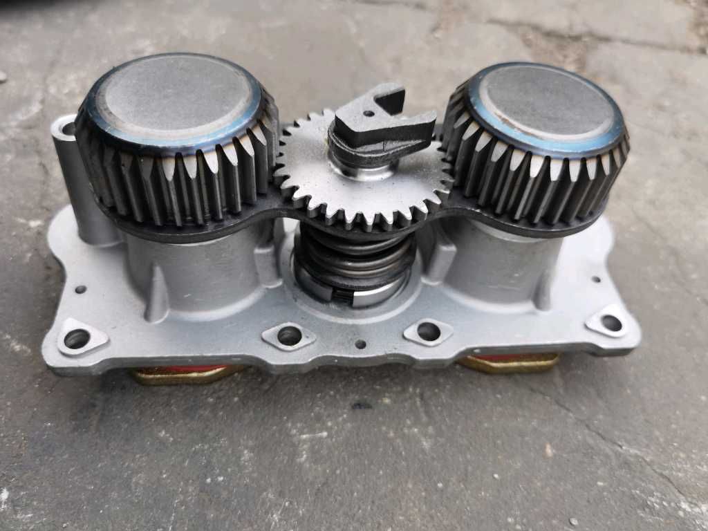 活塞总成 左 AZ4007443067