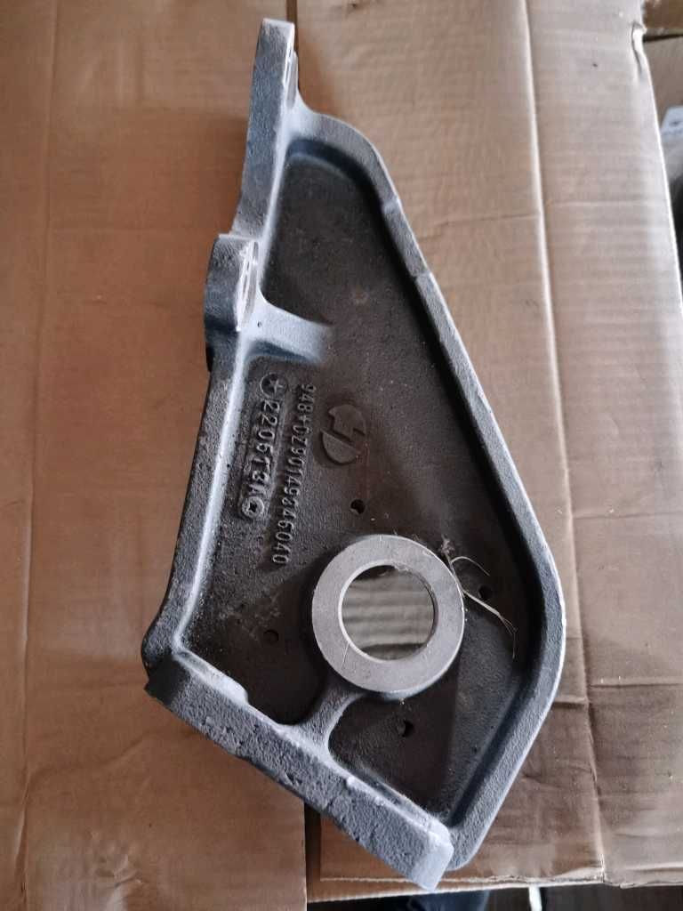 后分室支架 后右 DZ90149346040