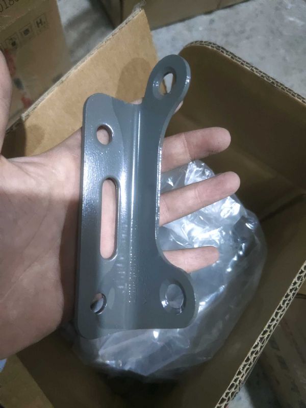 脚踏板左前连接支架图2