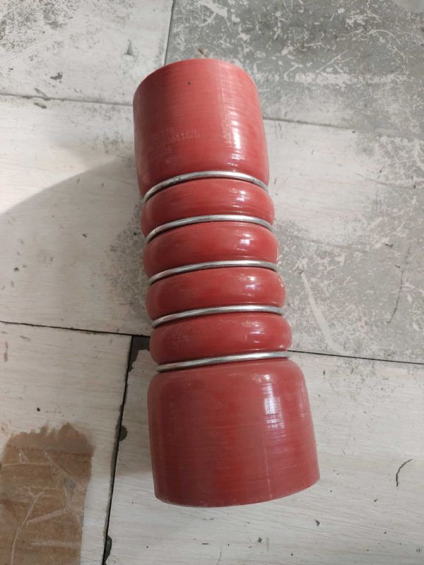 中冷器出气胶管图2