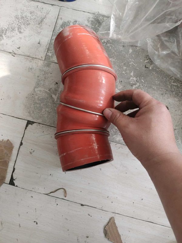 中冷器出气胶管图2