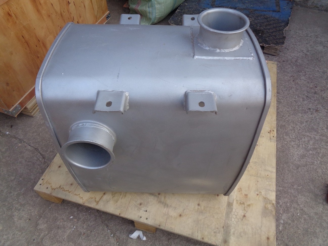 H4120050104A0消声器总成