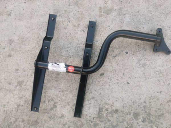 左后挡泥板支架总成