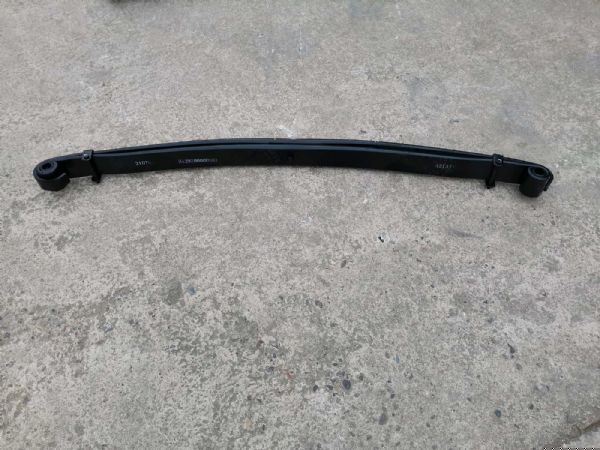 前钢板弹簧总成