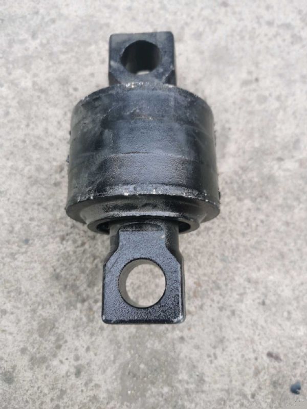 前V型推力杆衬套