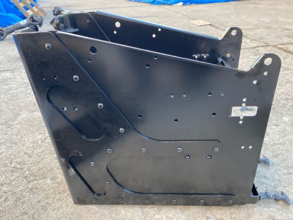 蓄电池箱体总成