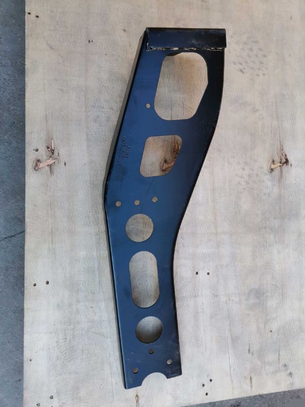 右后组合灯支架总成