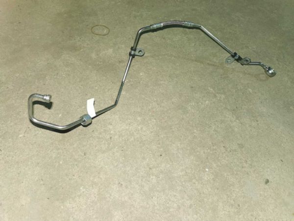 增压器冷却液管