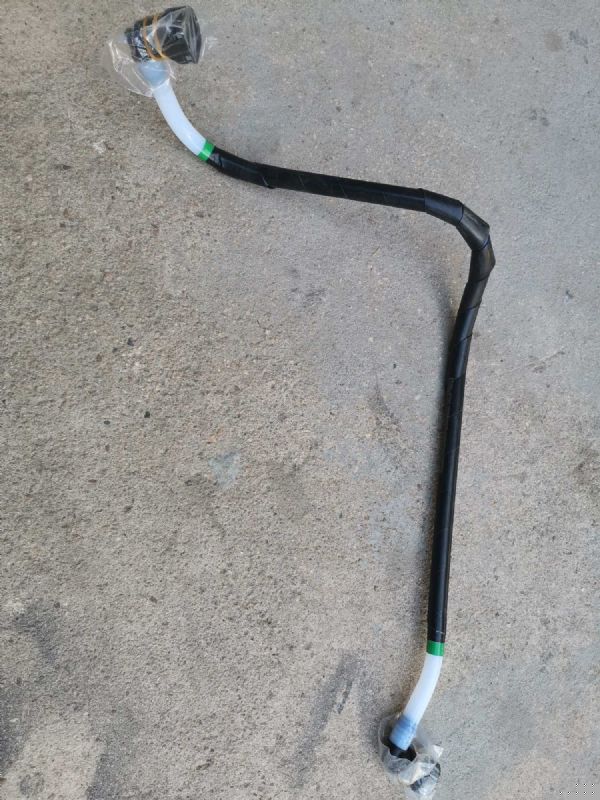 供油管-粗滤器至油泵