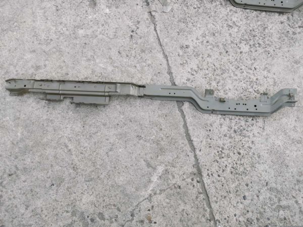 仪表台横梁总成