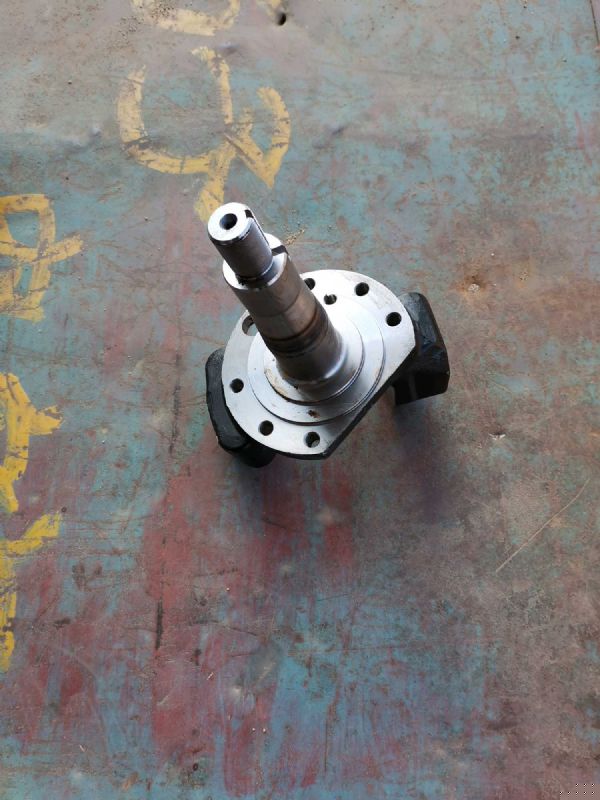 右转向节带衬套总成