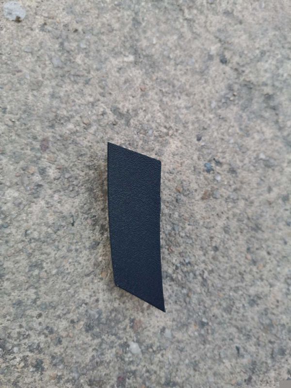 仪表板左安装点堵盖