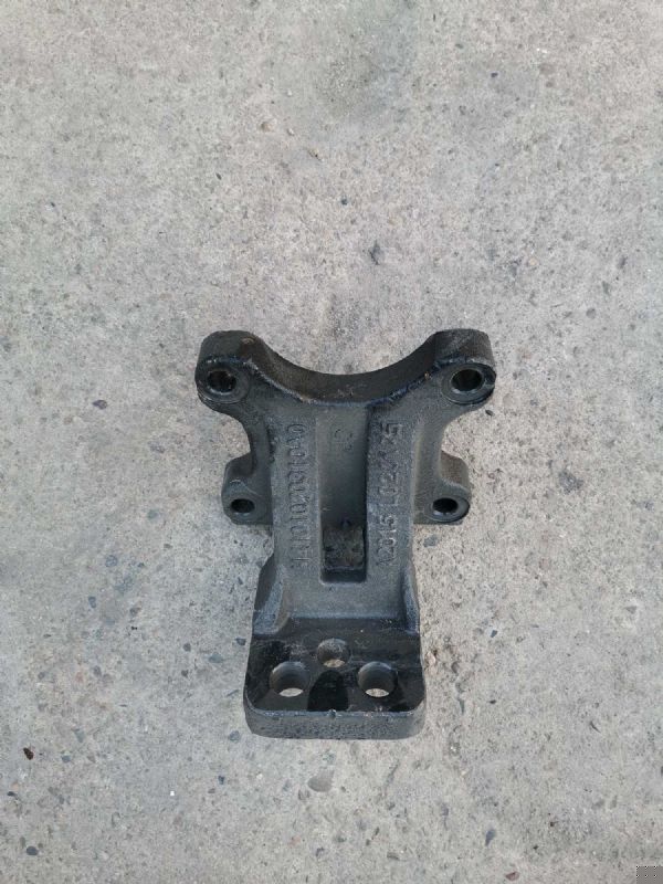 发动继右前支架