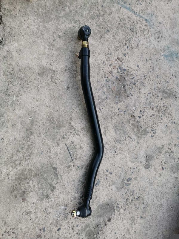 第一桥转向直拉杆