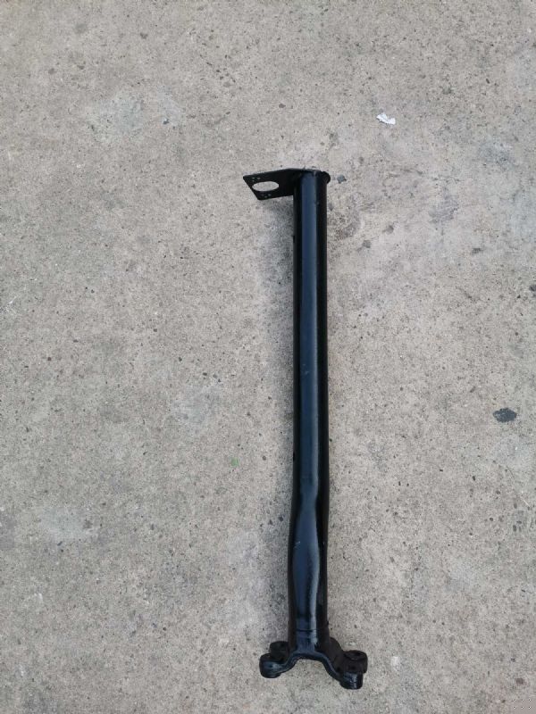 左前管梁支架总成