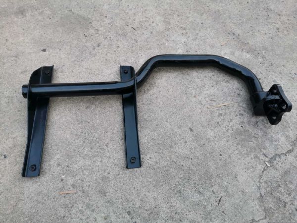 右后挡泥板支架总成