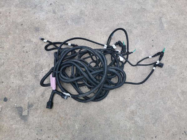 后车架线束总成