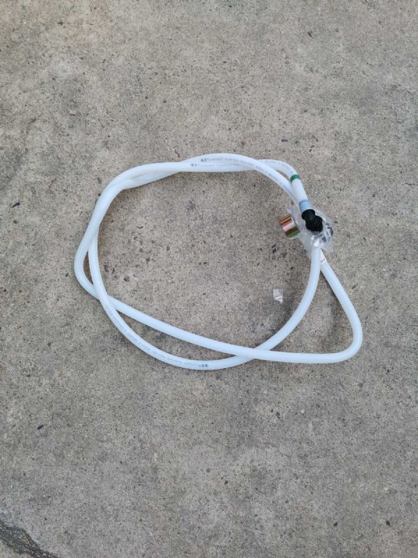 供油管-粗滤器至油泵