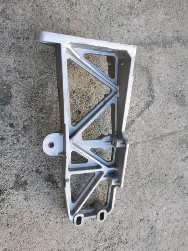 左车架连接支架总成