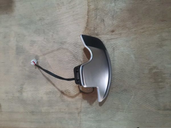 左换挡拨片（开关）