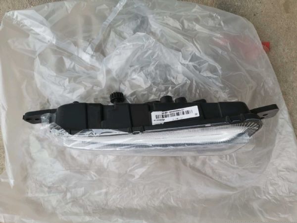 右前雾/转弯组合灯