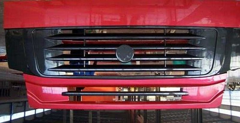 重汽豪沃08款前面罩图1